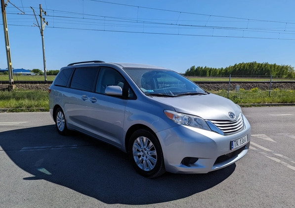 Toyota Sienna cena 85900 przebieg: 132000, rok produkcji 2016 z Warszawa małe 37